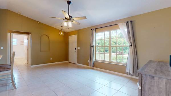 377 SW Kestor DR, Port Saint Lucie, FL 34953