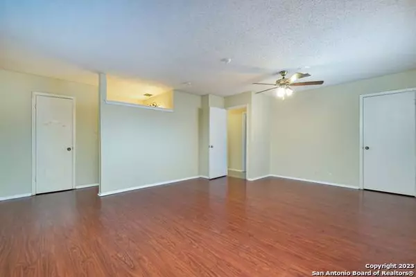 6922 MONTGOMERY DR, San Antonio, TX 78239-3319