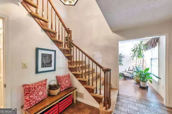 19 BURNT CREEK CT SW, Lilburn, GA 30047