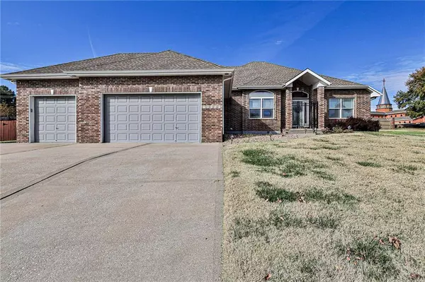 16401 E 38TH Street CT #S, Independence, MO 64055