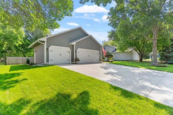 9068 Sycamore LN N, Maple Grove, MN 55369