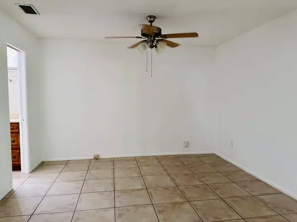 618 SW Curry ST, Port Saint Lucie, FL 34983