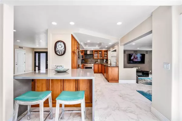 9732 Melinda CIR, Huntington Beach, CA 92646