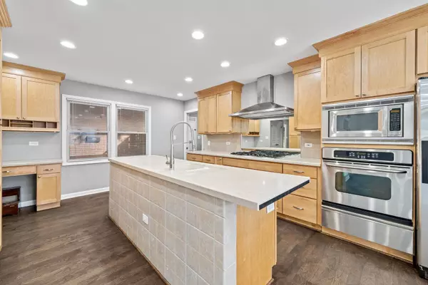 7549 Keystone Avenue, Skokie, IL 60076