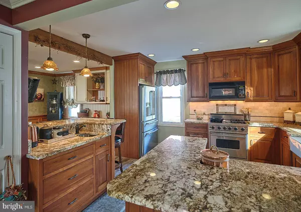15 S MAIN ST, Perkasie, PA 18944