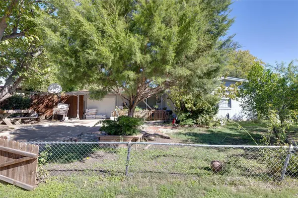 2313 Roberts Circle, Arlington, TX 76010