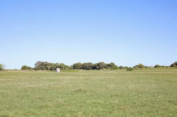 8630 Fm 340, Moulton, TX 77975