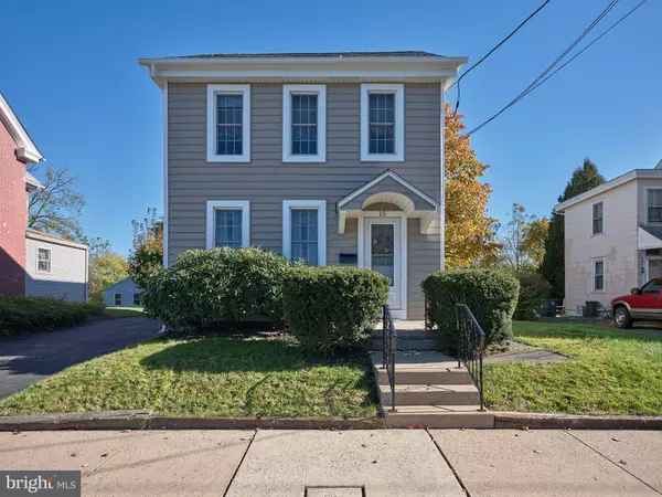 15 S MAIN ST, Perkasie, PA 18944