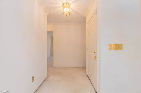 712 Overbrook DR, Thomasville, NC 27360