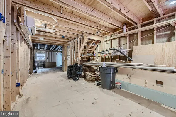 2013 PORTUGAL ST, Baltimore, MD 21231