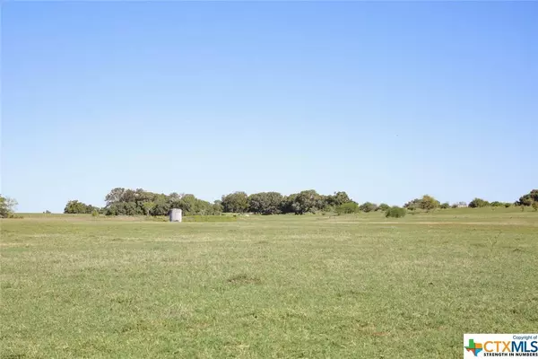 8630 Fm 340, Moulton, TX 77975