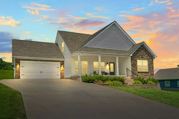 112 Casey St, Brush Creek, TN 38547