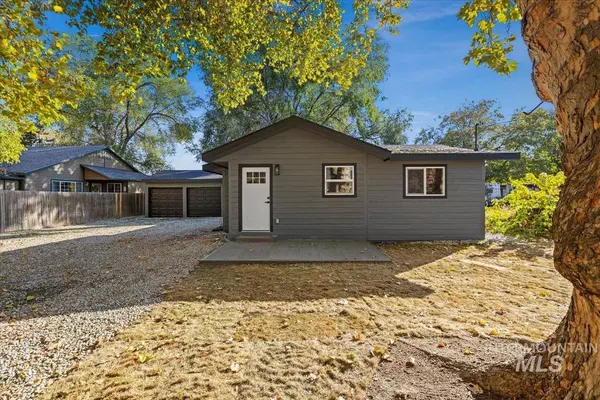 820 Williams Rd, Emmett, ID 83617