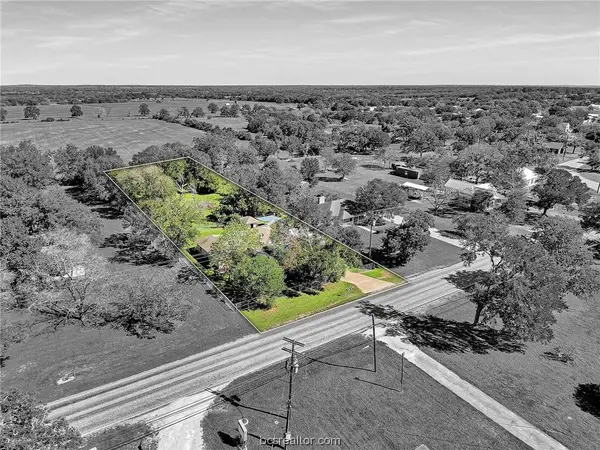 8224 FM 141, Dime Box, TX 77853