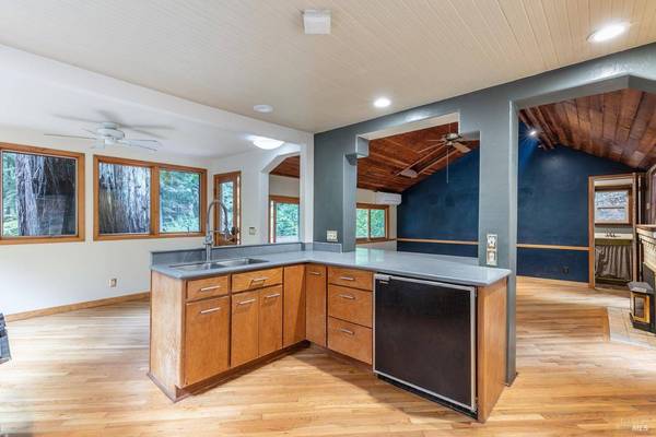 15080 Canyon 6 RD, Guerneville, CA 95446