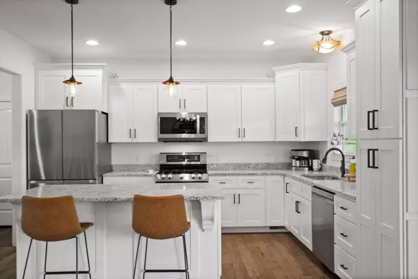 112 Casey St, Brush Creek, TN 38547