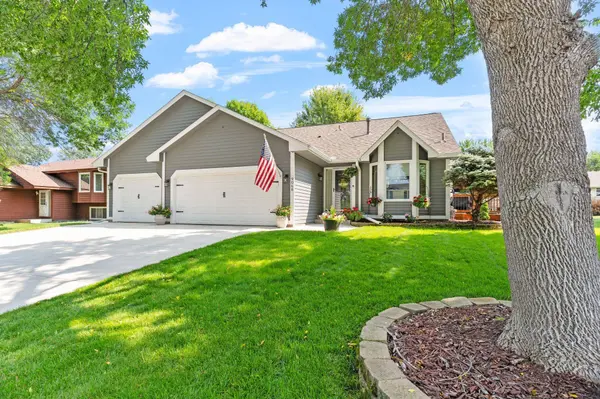 9068 Sycamore LN N, Maple Grove, MN 55369