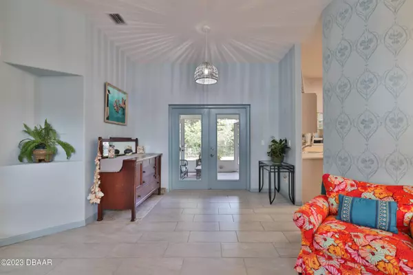 19 Cliffside DR, Ormond Beach, FL 32174