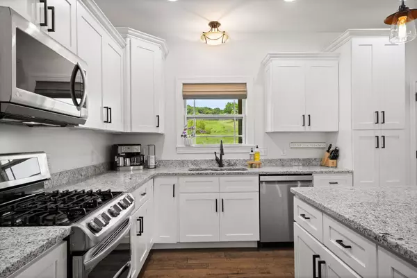 112 Casey St, Brush Creek, TN 38547