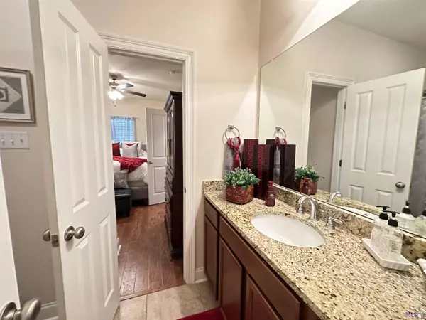 11563 COTTAGECREEK RD #8A, Baton Rouge, LA 70816