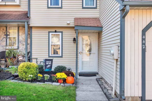 442 KELHAM CT, Mount Laurel, NJ 08054