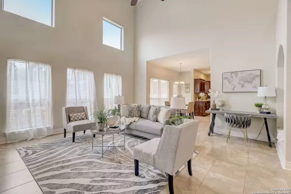 8243 Olde Village Dr, San Antonio, TX 78250