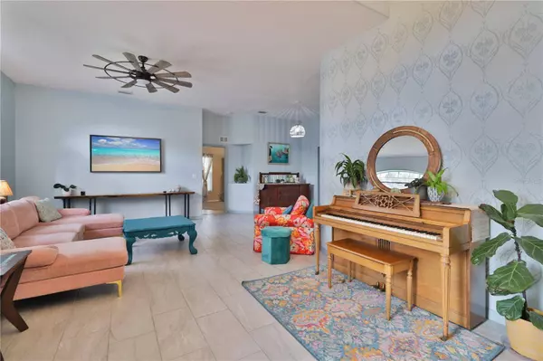 19 CLIFFSIDE DR, Ormond Beach, FL 32174