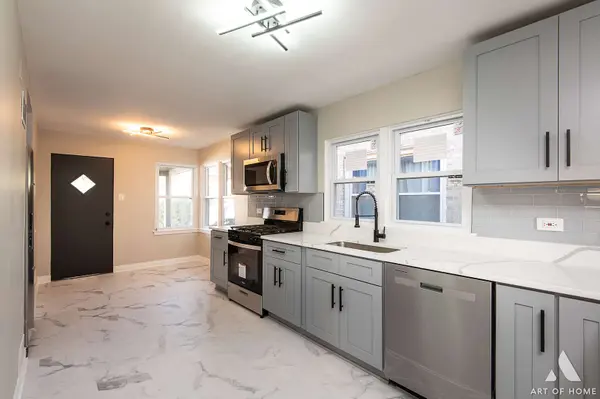 3429 N Oak Park Avenue, Chicago, IL 60634