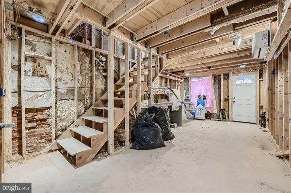 2013 PORTUGAL ST, Baltimore, MD 21231