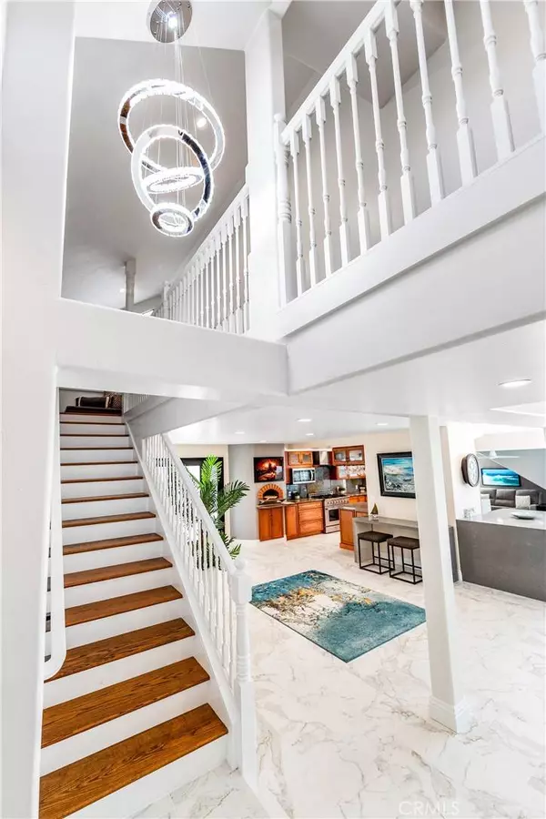 9732 Melinda CIR, Huntington Beach, CA 92646