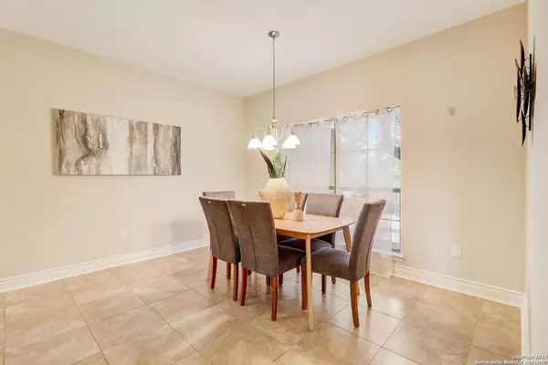 8243 Olde Village Dr, San Antonio, TX 78250