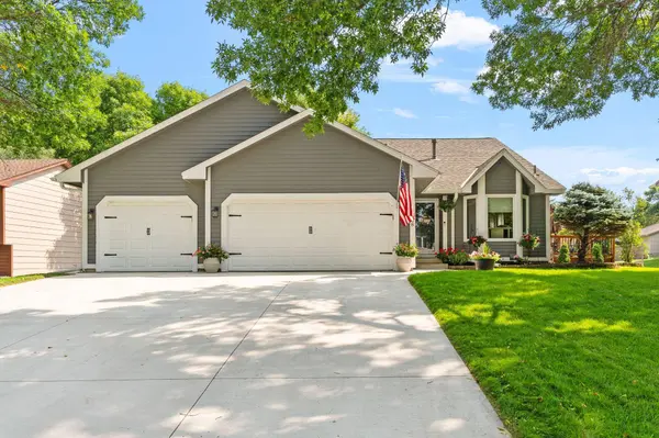 9068 Sycamore LN N, Maple Grove, MN 55369