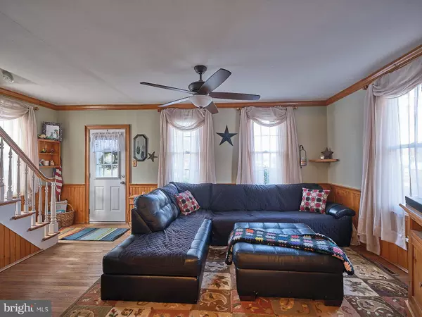 15 S MAIN ST, Perkasie, PA 18944