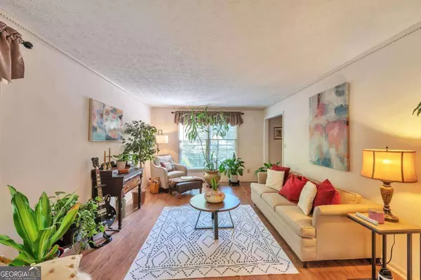 19 BURNT CREEK CT SW, Lilburn, GA 30047