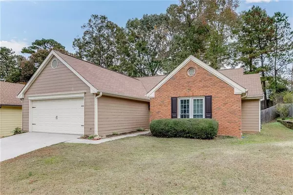 685 Hunters Creek LN, Lawrenceville, GA 30043