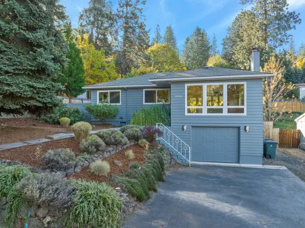 1090 Pleasant Way, Ashland, OR 97520