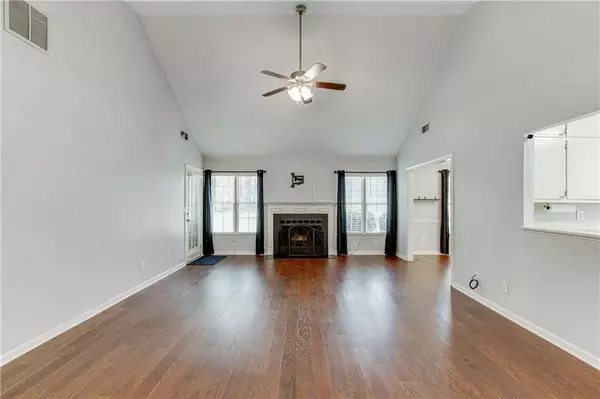 685 Hunters Creek LN, Lawrenceville, GA 30043