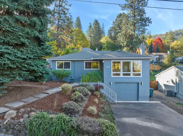 1090 Pleasant Way, Ashland, OR 97520