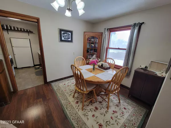 627 11TH Street NW, East Grand Forks, MN 56721