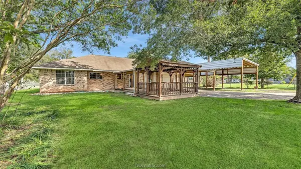 8224 FM 141, Dime Box, TX 77853