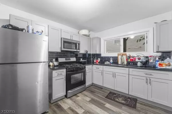 332 Amherst St, East Orange City, NJ 07018