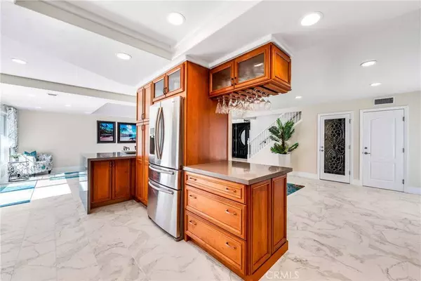 9732 Melinda CIR, Huntington Beach, CA 92646