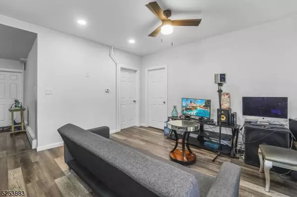 332 Amherst St, East Orange City, NJ 07018