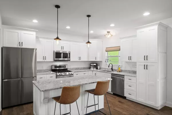 112 Casey St, Brush Creek, TN 38547