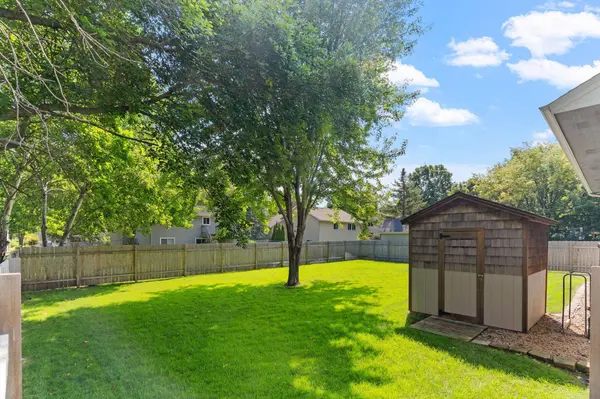 9068 Sycamore LN N, Maple Grove, MN 55369