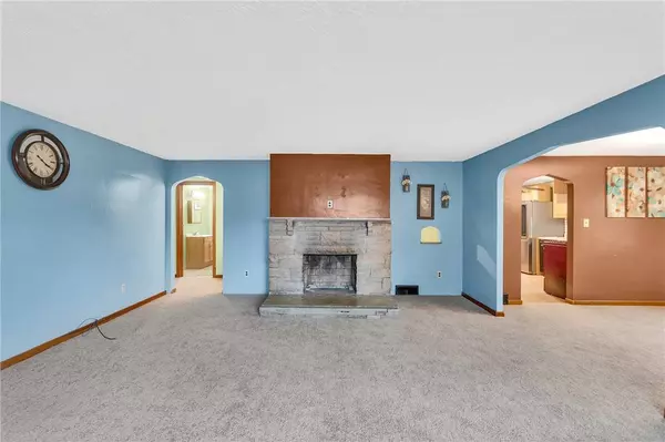 128 Sycamore Dr, Penn Hills, PA 15235