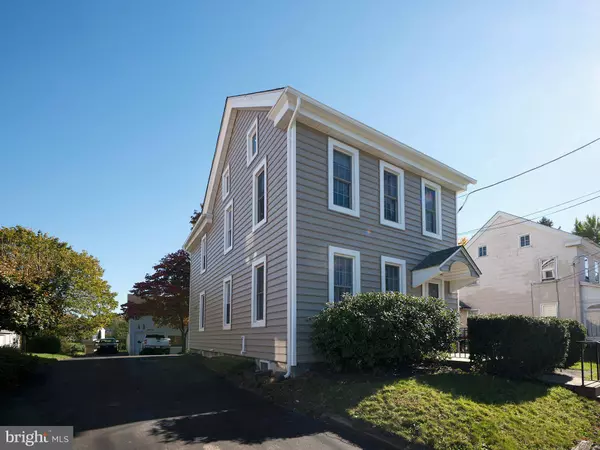15 S MAIN ST, Perkasie, PA 18944