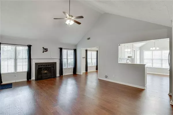 685 Hunters Creek LN, Lawrenceville, GA 30043