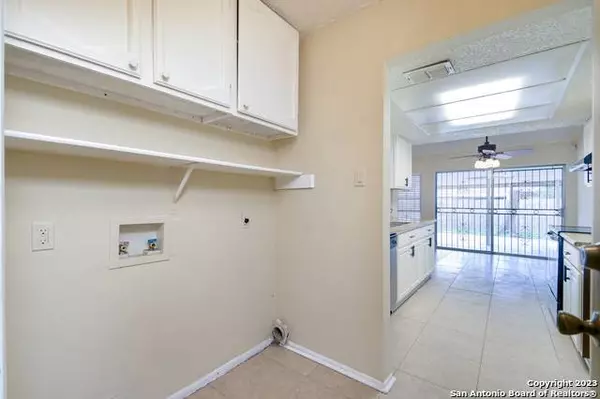 6922 MONTGOMERY DR, San Antonio, TX 78239-3319