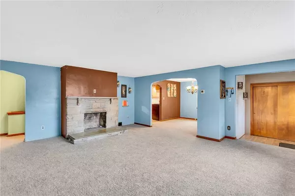 128 Sycamore Dr, Penn Hills, PA 15235